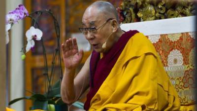 Dalai Lama, 100 other Nobel Prize winners call on world leaders to phase out fossil fuels - fox29.com