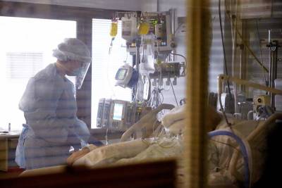 COVID-19 hospitalizations tumble among US senior citizens - clickorlando.com - Usa - Washington