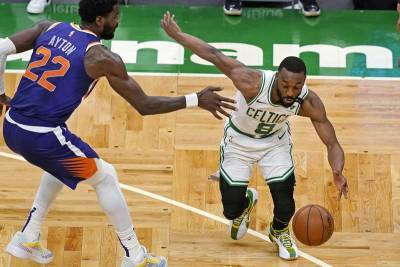 Chris Paul - Jaylen Brown - Phoenix Suns - Jayson Tatum - Walker ties season high with 32 points, Celtics beat Suns - clickorlando.com - city Boston - city Philadelphia - state Utah