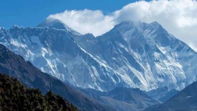 Covid-19: Climber tests positive at Everest base camp - livemint.com - India