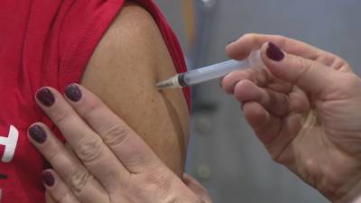 Washington Township High School students get COVID-19 vaccine in school's gym - fox29.com - Washington - city Washington