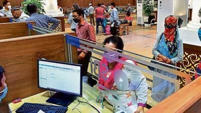 Bank staff await steps to mitigate covid risk - livemint.com - India