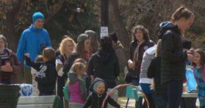 Charlie Clark - 100 people attend anti-mask children’s carnival in Saskatoon - globalnews.ca