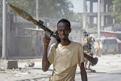 Mohamed Abdullahi Mohamed - Gunfire erupts in Somali capital amid president's standoff - clickorlando.com - Somalia - city Mogadishu