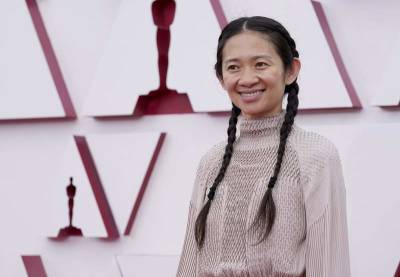Emerald Fennell - Chloe Zhao - Chloé Zhao wins best director Oscar for 'Nomadland' - clickorlando.com - city Beijing - Usa - Los Angeles