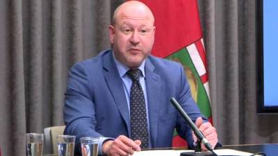 Brent Roussin - Manitoba outlines tighter COVID-19 restrictions, including ban on visits between households - globalnews.ca