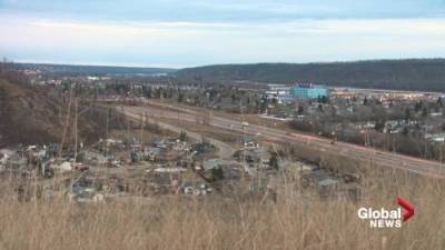 Fort Macmurray - Fort McMurray residents struggle with high COVID-19 case numbers - globalnews.ca - municipality Regional