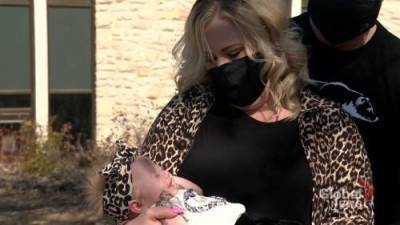 Saskatoon mom warns families about irreversible parental leave error - globalnews.ca
