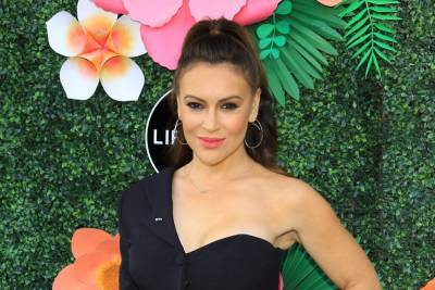 Alyssa Milano - Alyssa Milano Says Celebs Have Role To Play In Ending The Pandemic: ‘We Can Reach People In Ways That Dr. Fauci Maybe Can’t’ - etcanada.com