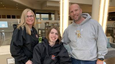 Youth hockey player returns home to South Jersey after suffering catastrophic injury - fox29.com - Jersey - city Center