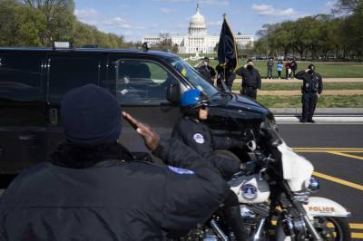 Yogananda Pittman - Man rams car into 2 Capitol police; 1 officer, driver killed - clickorlando.com - Washington
