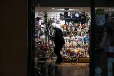 Greece: Stores open amid virus surge to help rescue economy - clickorlando.com - Greece - city Athens
