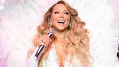 Mariah Carey - Mariah Carey Gets Her First Dose of COVID-19 Vaccine and Celebrates With a High Note - etonline.com - New York