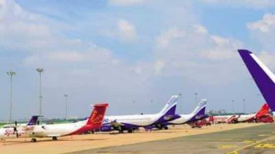 Covid surge: Domestic air traffic dips for second straight week - livemint.com - India