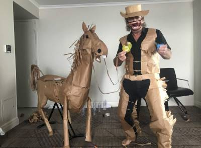 A paper cowboy rides out his quarantine in Australian hotel - clickorlando.com - Australia