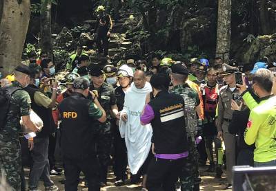 Divers rescue Thai Buddhist monk trapped in flooded cave - clickorlando.com - Thailand - city Bangkok