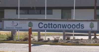 COVID-19 outbreak at Kelowna’s Cottonwoods Care Centre claims life - globalnews.ca