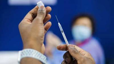 Mumbai: COVID-19 vaccination stopped in many centres due to shortage, says mayor - livemint.com - India - city Mumbai