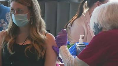 Fans get vaccines prior to Flyers game and receive free tickets to an upcoming game - fox29.com