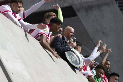 Edwin Van - Dutch club Ajax melts league trophy into star gifts for fans - clickorlando.com - Netherlands - city Amsterdam