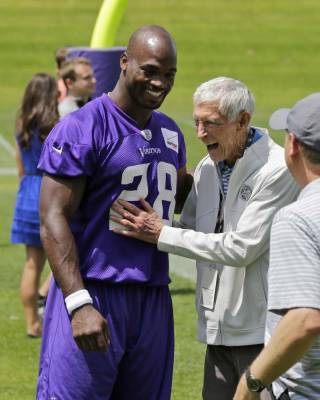 Jerry Burns, former Vikings coach known for wit, dies at 94 - clickorlando.com - state Minnesota - state Iowa - city Minneapolis