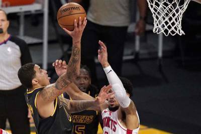Kyle Kuzma - Kuzma's late basket gives Lakers 3rd straight win - clickorlando.com - Los Angeles - city Los Angeles - city Houston
