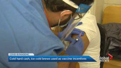 Cold hard cash, ice cold brews on offer for COVID-19 vaccines in U.S. - globalnews.ca