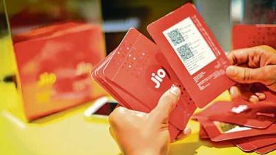 Reliance Jio announces special initiatives for JioPhone users for Covid pandemic - livemint.com - India