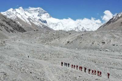 News Agency - China cancels Everest climbs over fears of virus from Nepal - clickorlando.com - China - city Beijing - Nepal