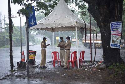 India braces for powerful cyclone amid deadly virus surge - clickorlando.com - city New Delhi - India - state Gujarat