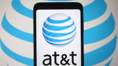 AT&T signs deal to combine massive media operations with Discovery - fox29.com - New York