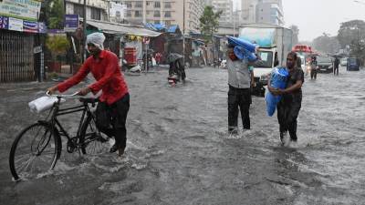 Cyclone makes landfall in Covid-stricken India - rte.ie - India - state Gujarat
