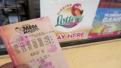 Time to play? Dueling lottery jackpots reach nearly $700 million this week - clickorlando.com - state Florida