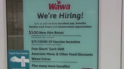 Amid hiring blitz, Wawa offers new hires big incentives, but what is it really like to work at Wawa? - fox29.com - state Delaware