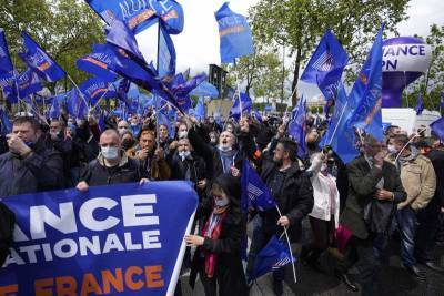 Gérald Darmanin - Angry French police hold huge, emotional rally at parliament - clickorlando.com - France