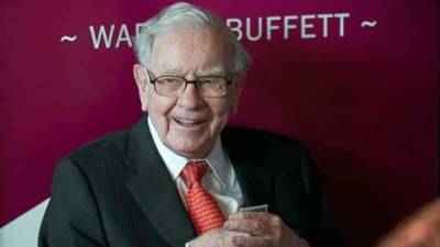 Warren Buffett - Warren Buffett defends Berkshire’s moves over pandemic year - livemint.com - India