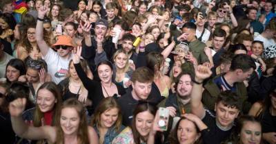 Thousands pack music festival without masks or distancing in Covid test event - mirror.co.uk - county Park