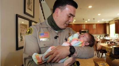Deputy saves life of unresponsive 10-day-old baby in San Bernardino County - fox29.com - county San Bernardino