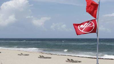 Winds stay strong, prompting beach warnings - clickorlando.com - state Florida - city Orlando