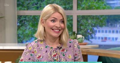 Holly Willoughby - Phillip Schofield - Matthew Wright - This Morning's Holly Willoughby in 'sexism' row over Prince William Covid jab photo - dailystar.co.uk - county Prince William