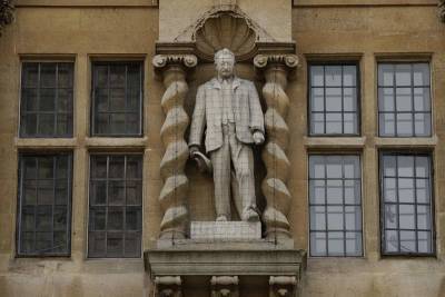 Oxford college to keep statue of imperialist Cecil Rhodes - clickorlando.com