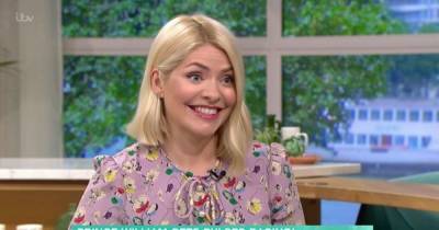 Holly Willoughby - Phillip Schofield - Matthew Wright - prince William - Holly Willoughby calls out sexism over Prince William’s muscly Covid vaccine snap - ok.co.uk - county Prince William