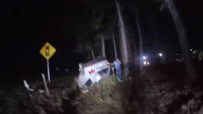 Virginia deputy hailed as hero after lifting overturned car to free trapped woman - fox29.com - state Virginia - county Gloucester - county Loudoun