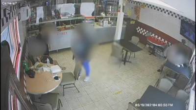 Video shows teen, 14, handing newborn baby to N.J. restaurant customer before leaving - globalnews.ca - state New Jersey