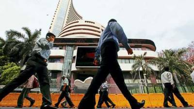 Bank stocks surge on hopes of limited covid impact - livemint.com - India