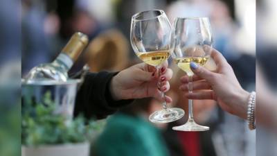 National Wine Day: These free-to-stream films will have you feeling like a sommelier - fox29.com - Los Angeles