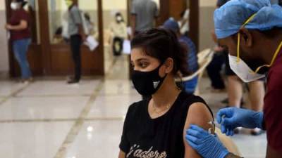 Mumabi: Free, walk-in Covid vaccination for students going to study abroad, says Aaditya Thackeray - livemint.com - India