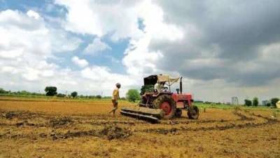 Nominal rural wages rise during pandemic: Nomura - livemint.com - India