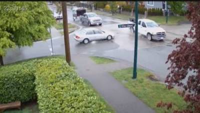 Serious crash in Vancouver intersection caught on camera - globalnews.ca - county Prince Edward - city Vancouver