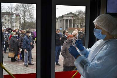 Russia lags behind others in its COVID-19 vaccination drive - clickorlando.com - Russia - city Moscow